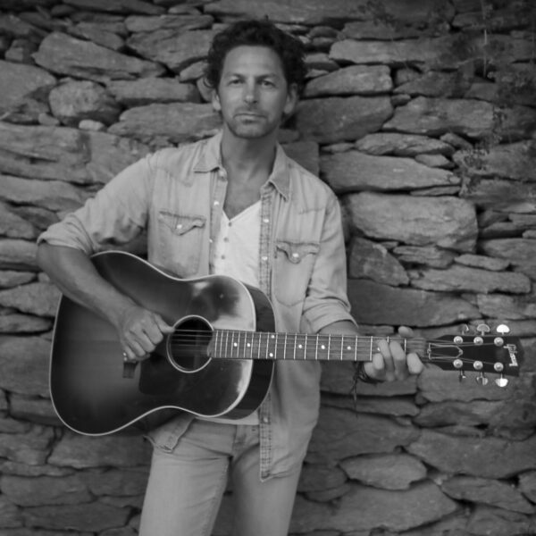 Animation musicale, guitariste chanteur, spectacle, show privé, chanson française, pop